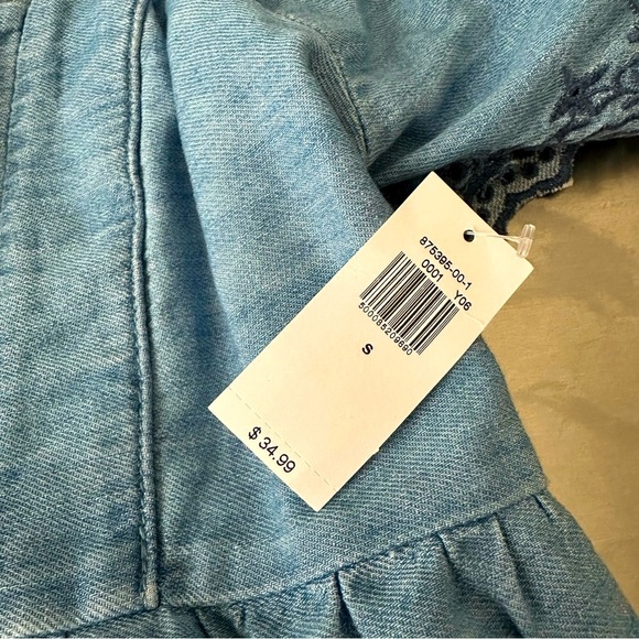 OLD NAVY Chambray Embroidered Peasant Top Smocked Back Flutter Sleeve Boho S NWT - Picture 12 of 13